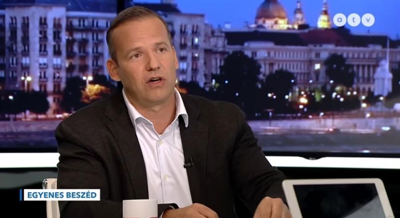 Toroczkai kormányrengető hangfelvételeket mutat be, egy miniszterig vezetnek a szálak