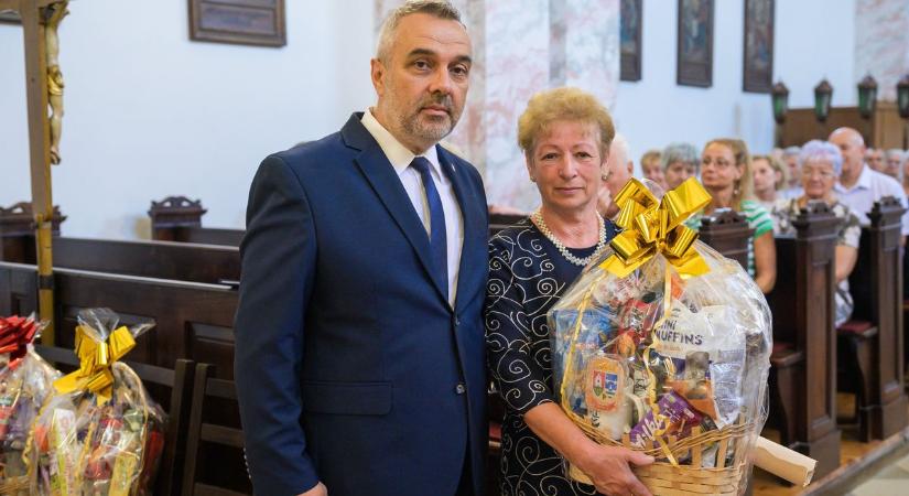 Méltó ünneplés, megható elismerések