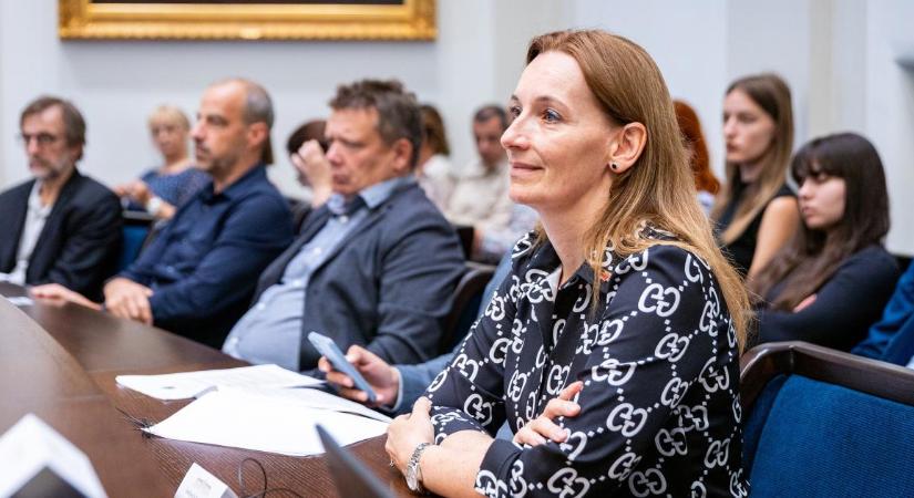 Űrfizikától a csillagvizsgálóig: terveiről kérdeztük a debreceni tudományos élményközpont új igazgatóját – videóval