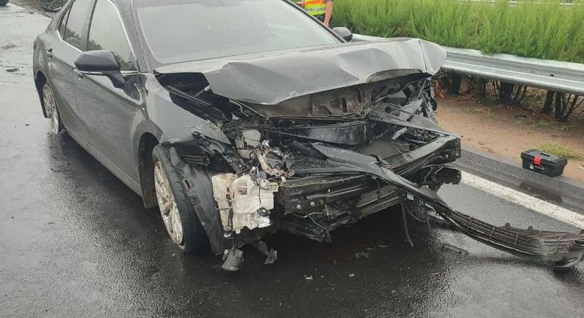 Eddig nem látott fotókon az M3-ason történt baleset