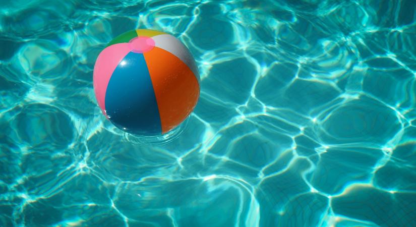 Hat év után ismét várja vendégeit a megújult vidéki strandfürdő