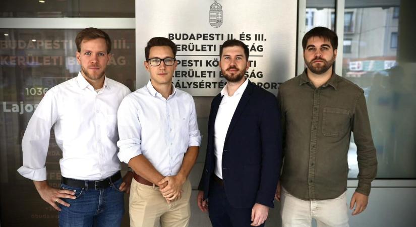 Rongálás miatt kellett bíróság elé állnia a Momentum kordonbontó képviselőinek