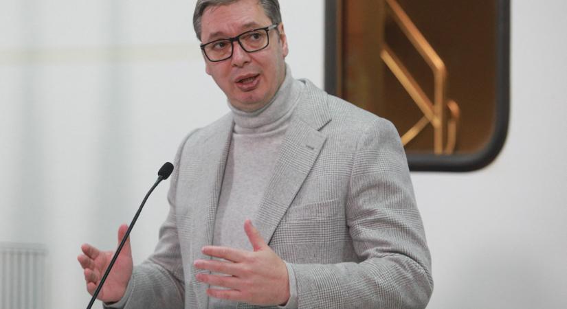 Aleksandar Vucic vitázni hívta a tüntető egyetemistákat