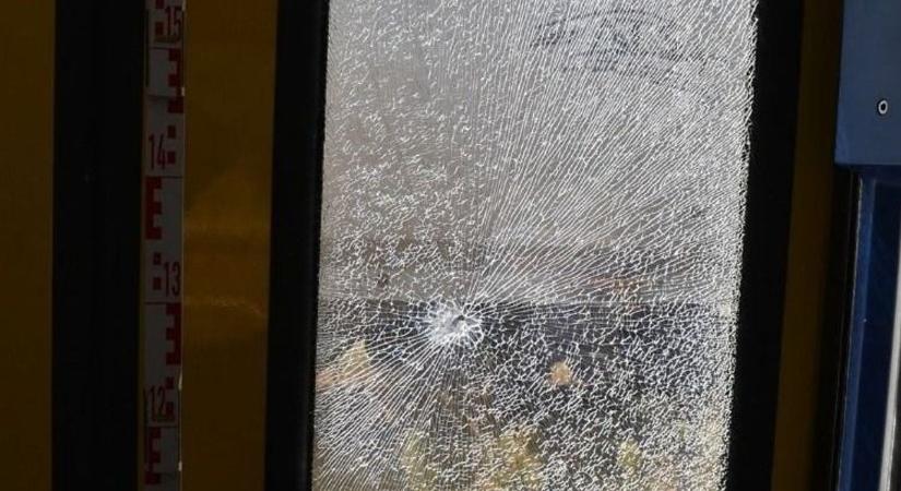 Furcsa tárgy volt a szétvert vonat utolsó kocsijában, ezzel okozták az óriási bajt
