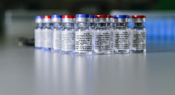 Elkezdték vizsgálni az orosz vakcinát az OGYÉI emberei