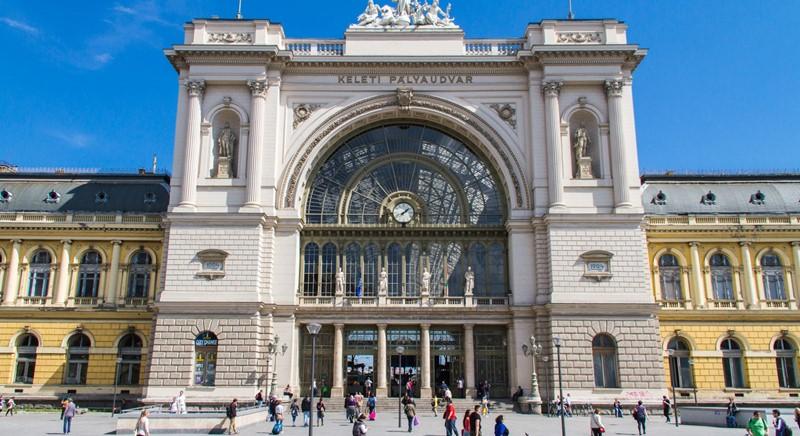Expresszvillamos és járatsűrítés segíti a közlekedést a Keleti pályaudvar lezárása idején