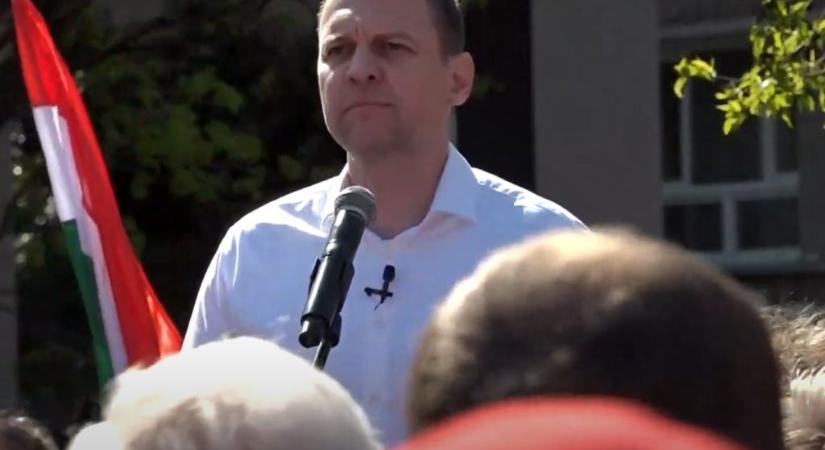 Orbán jachtozásáról írt Magyar Péter – Menczer Tamás így vágott vissza