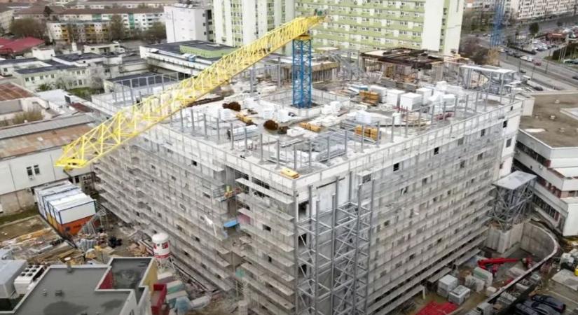 Év végére kész lesz az égési sérültek új központja – pénteki hírek