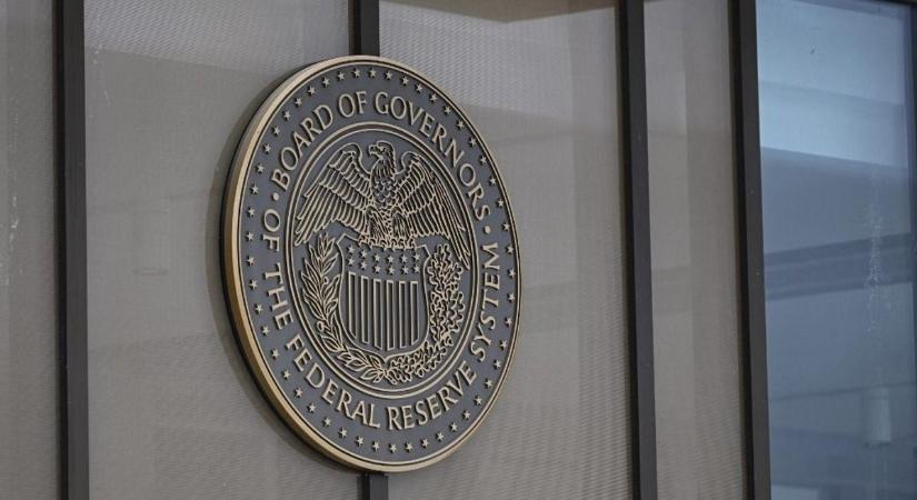 Trump így üdvözölte a Powell jegybankár-dzsemboriját: kirúgom Lisa Cookot a Fedtől