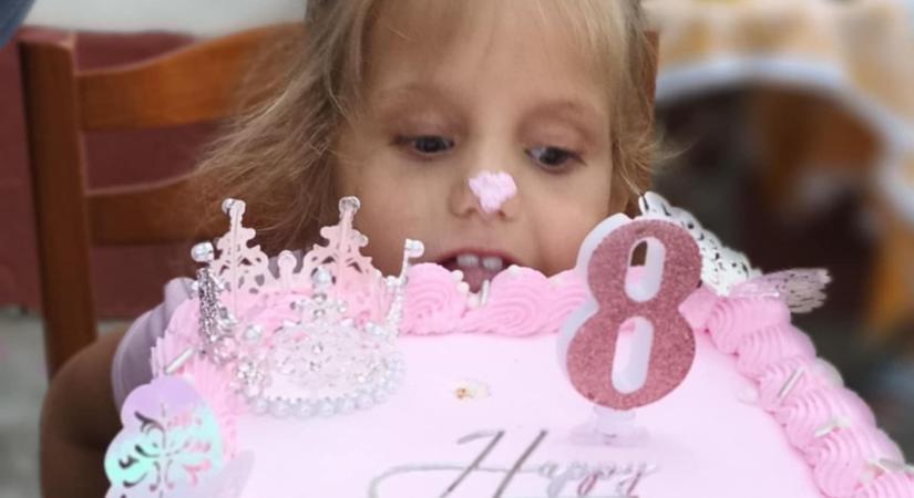 Szívmelengető fotók: így telt a halva született Dorci 8 születésnapja