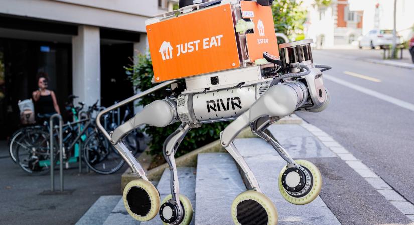 Robotokkal szállít ételt a Just Eat Takeaway