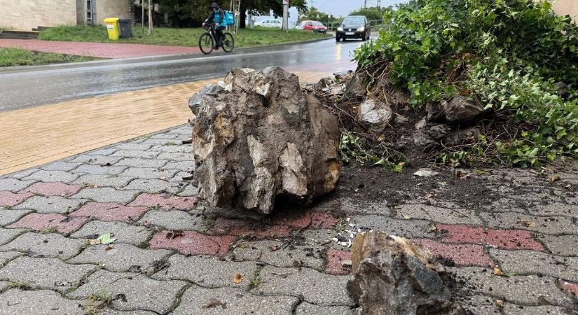 Belecsattant az egri házba a sofőr, idén már a háztulaj kocsija is bánta a gyorshajtókat