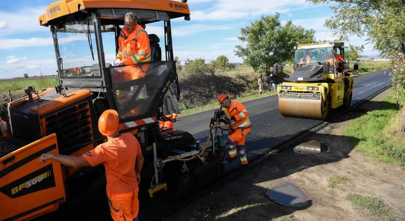 Soha nem látott mennyiségű útfelújítás jöhet a következő évtizedben Magyarországon