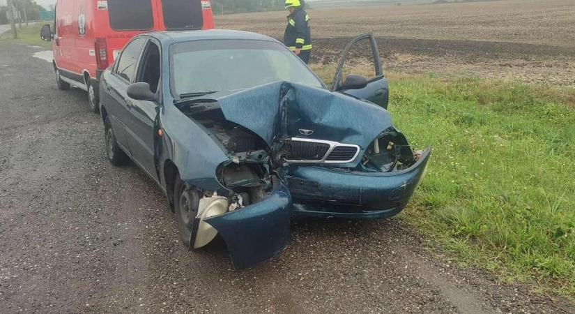 Baleset történt a 3-as főúton, vonultak a füzesabonyi tűzoltók