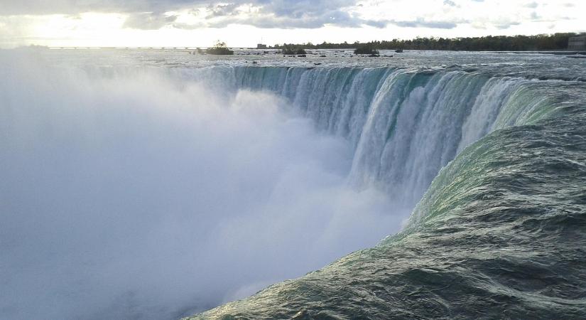 Turisták haltak meg egy balesetben a Niagara-vízesésnél, gyermek is van az áldozatok között