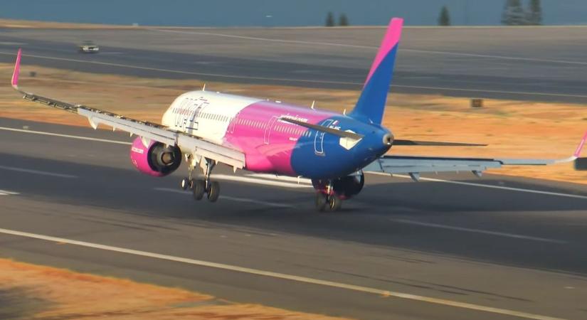Életükért könyörgő utasok: horrorisztikus jelenetek a Wizzair fedélzetén (VIDEÓ)