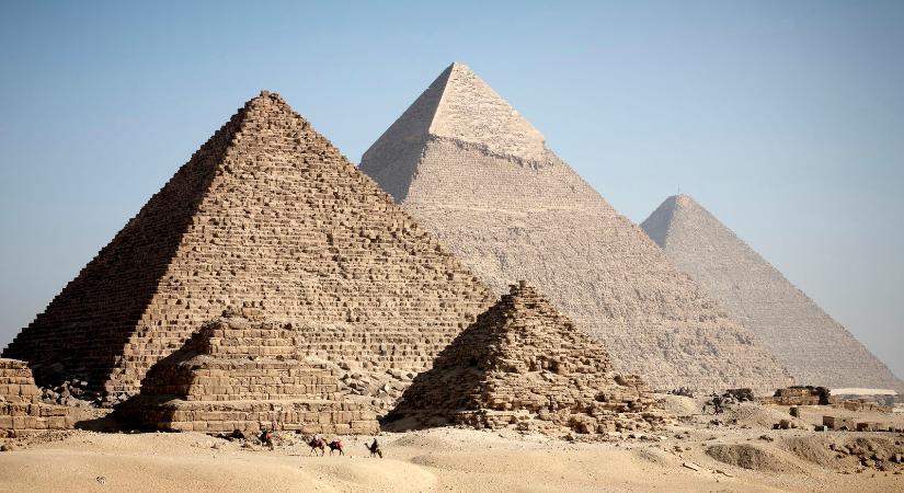 A NASA űrteleszkópja leleplezte az egyiptomi piramisok idegen titkát, észrevette azt amit ember sohasem látott