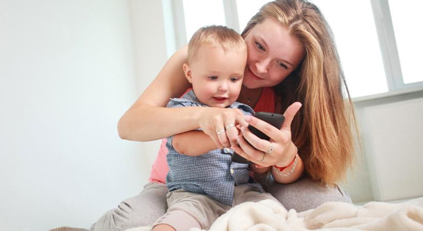 Megdöbbentő állítás látott napvilágot azokról az anyukákról, akik rendszeresen posztolnak a babájukról