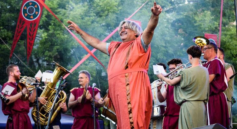 Táncra perdítette a karneváli közönséget Boban Marković és zenekara - fotók, videó