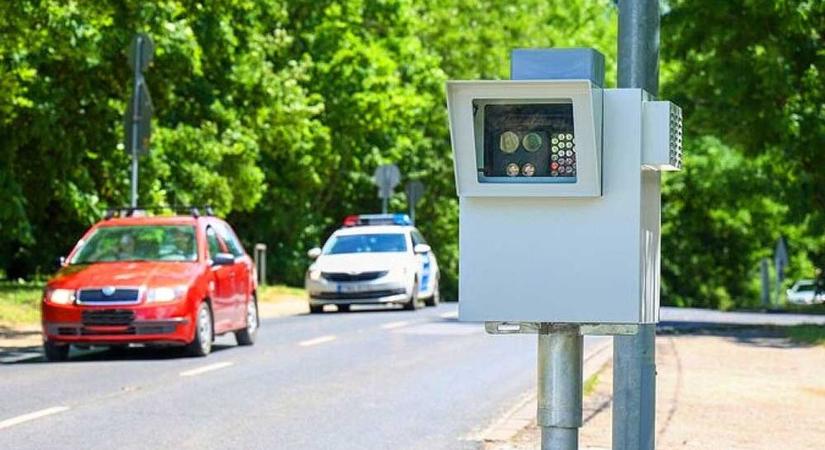 Újabb településeknek lett elege a gyorshajtókból - itt lesznek új traffipaxok