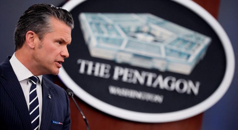 Újabb vezetőket küldött el az amerikai védelmi miniszter a Pentagonból