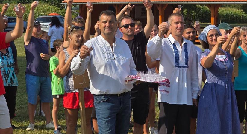 Felelevenítették a hagyományt és újra megrendezték a parasztolimpiát Reszneken (videó)
