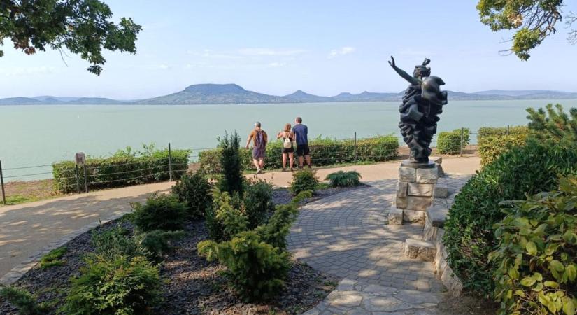 Szigetet terveztek a Balatonba
