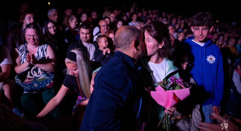 Karneváli szerelem: itt ismerkedtek meg, most a 20. házassági évfordulójukat ünnepelték Szombathelyen