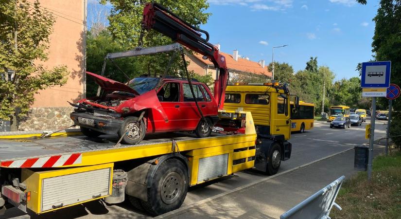 Ijesztő baleset történt Komlón, mentő is érkezett a helyszínre