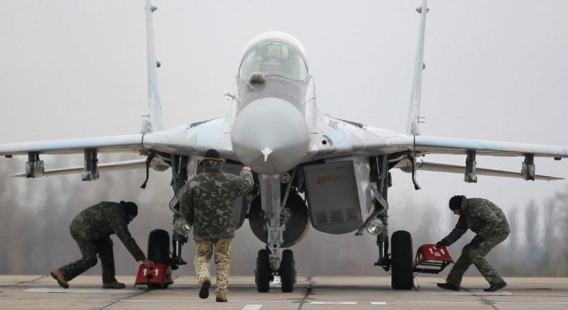 Dráma Ukrajnában: belehalt az oroszok elleni összecsapásba a híres ukrán plilóta - lezuhant a MiG-29-es vadászgép