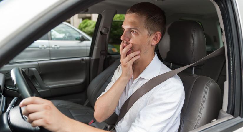 Egy ilyen forgalmi szituációban még a tapasztalt sofőrök is tanácstalanok – te tudod a helyes megoldást?