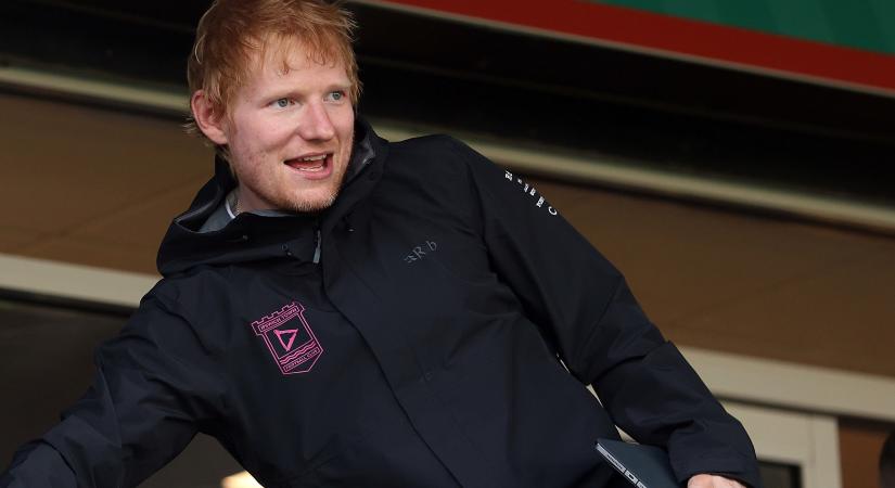 Ed Sheeran hülyeséget csinált, 90 milliója bánta