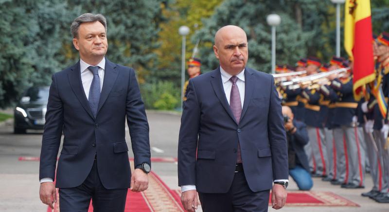 Katonai tiszteletadással fogadták Ilie Bolojant Chişinăuban