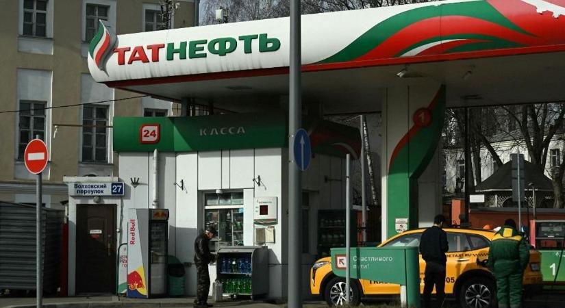 Benzinhiány van Oroszországban, szétlőtték az ukránok a finomítókat