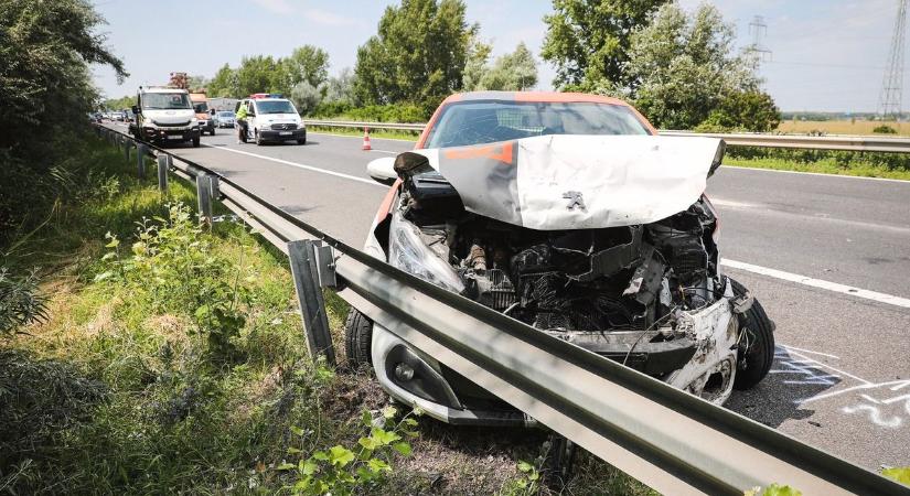 Most fel ne menj az autópályára Budapest fele, mert ott töltöd a fél napodat!