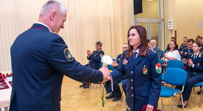 Tűzoltók hősiessége előtt tisztelegtek az államalapítás ünnepén