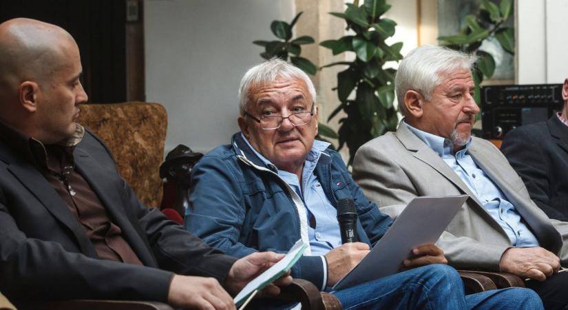 Havas Henrik agymenésén nevet az egész internet, bohócot csinált magából