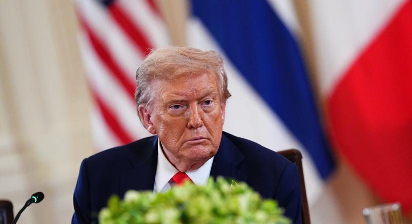 Trump két héten belül dönti el, milyen irányban lép tovább a háborút illetően
