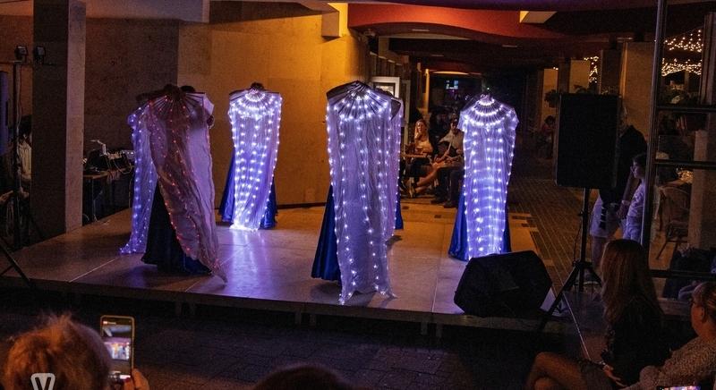 Mira Orient Art LED-Orientrevü és Ungaresca táncház a moziárkád alatt (videóval)