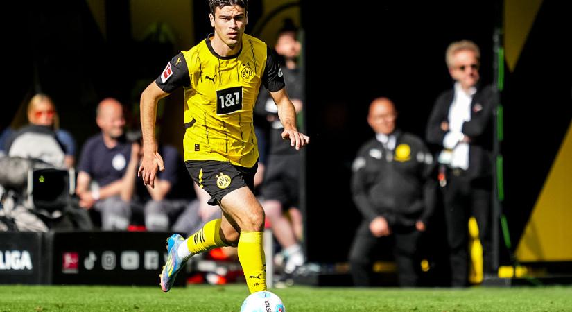 Bundesliga-riválishoz igazol a Borussia Dortmund fiatal középpályása – sajtóhír