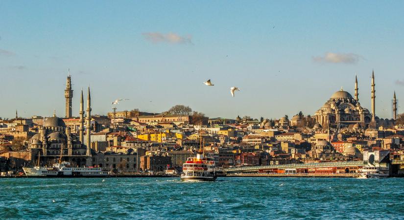 Megtorpant a török turizmus: öt év után először csökkent a nyári csúcsforgalom