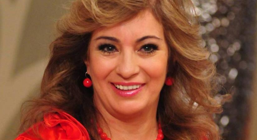 A 65 éves Kiszel Tünde bikiniben: bombázó volt a ciprusi tengerparton