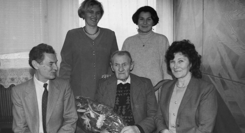Képes történelem 98.: Hidegzuhanytól a senior úszóbajnokságon át a 100 éves Bede István köszöntéséig
