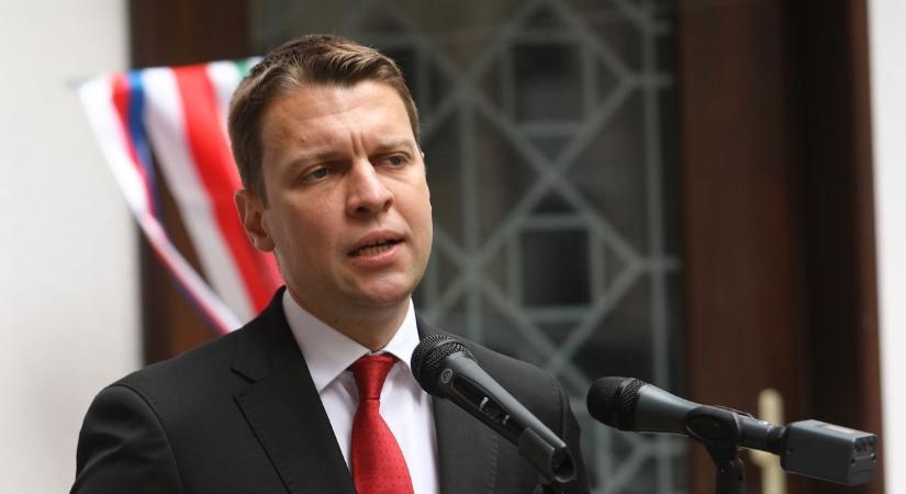 Menczer Tamás: "A Tisza csak egy digitális blöff. Pukkad a lufi"