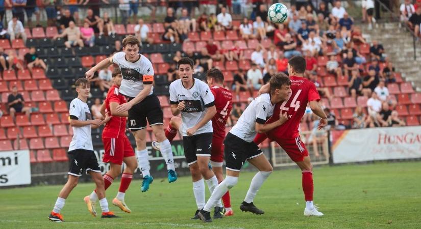 Gyorsan hátrányba kerültek, de továbbjutottak a pécsiek