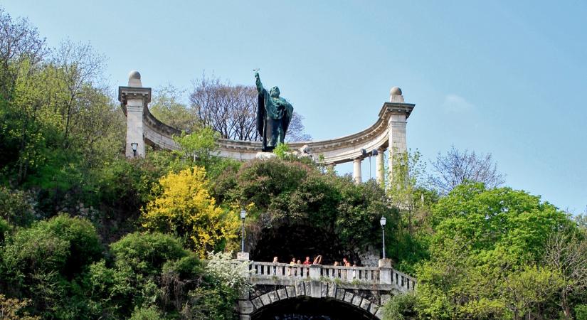 Megmentették a Gellért-szobornál lezuhant embert