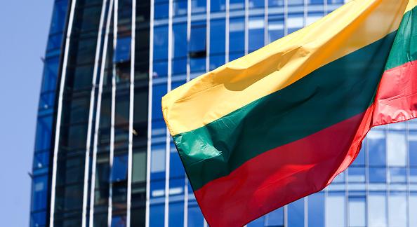 Litvánia beidézte az orosz nagykövetség vezetőjét Ukrajna tömeges bombázása miatt