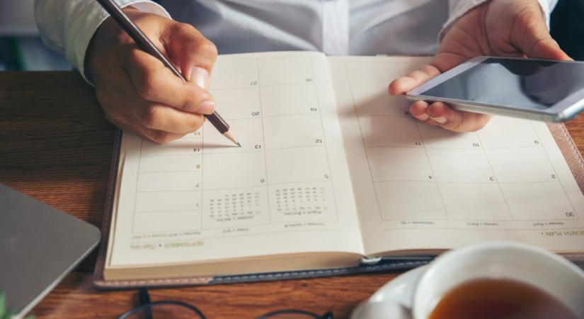 Családi pótlék utalás 2025 szeptember: sokan várhatják hiába, hogy utaljanak hó elején