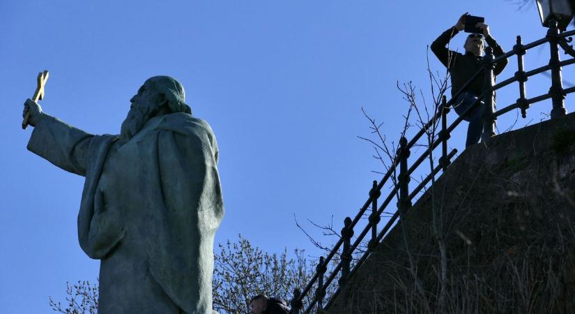 A Gellért-hegyről zuhant a mélybe egy ember