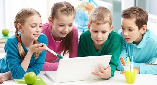 Így spórolhatunk az iskolai feladatokhoz szükséges digitális eszközökön